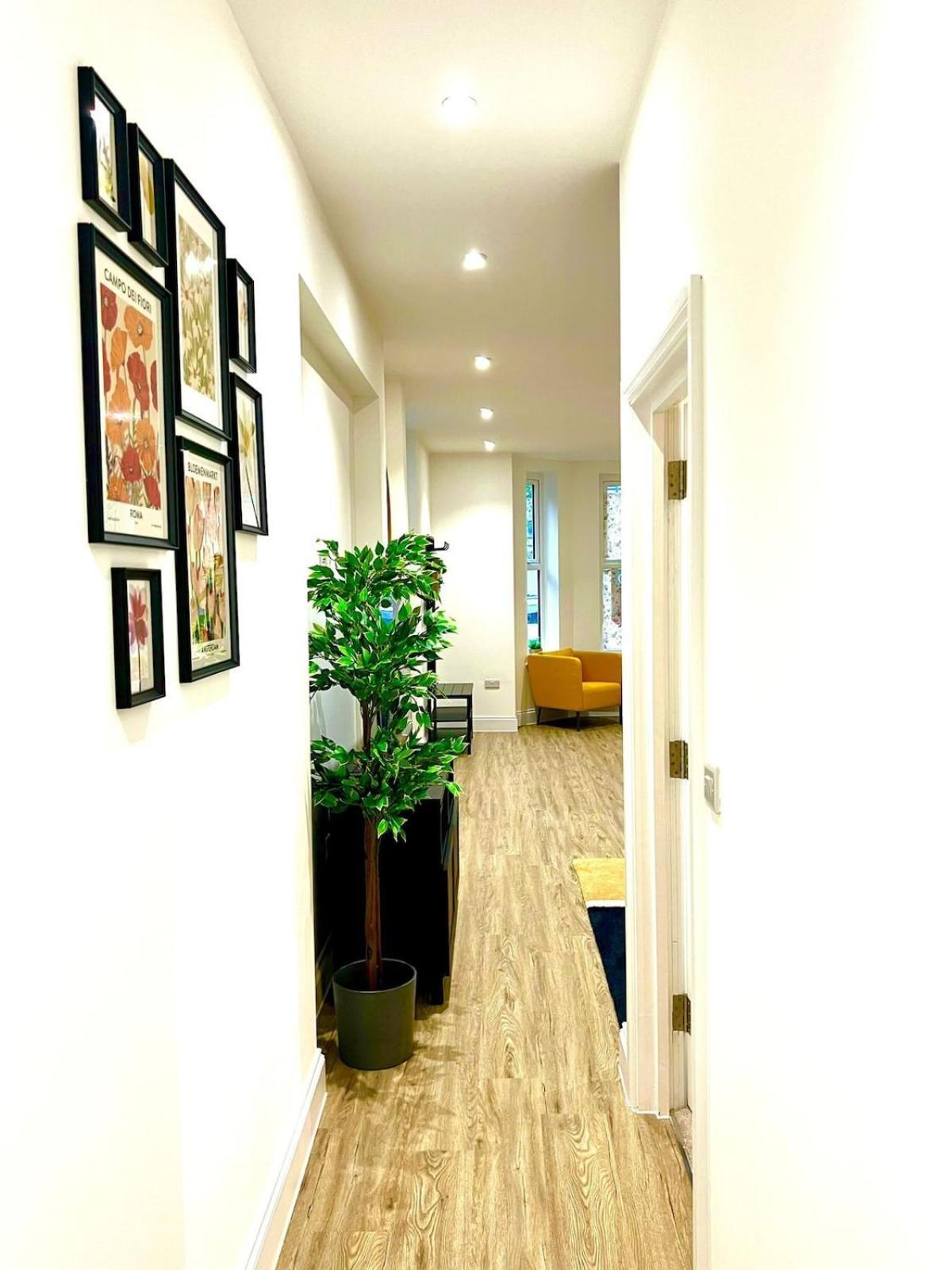 Brand New Apt - Beach Breeze Spacious 1-Bedroom Apartment With Parking - Sleeps 4 Ppl- Internet Bournemouth Exterior photo