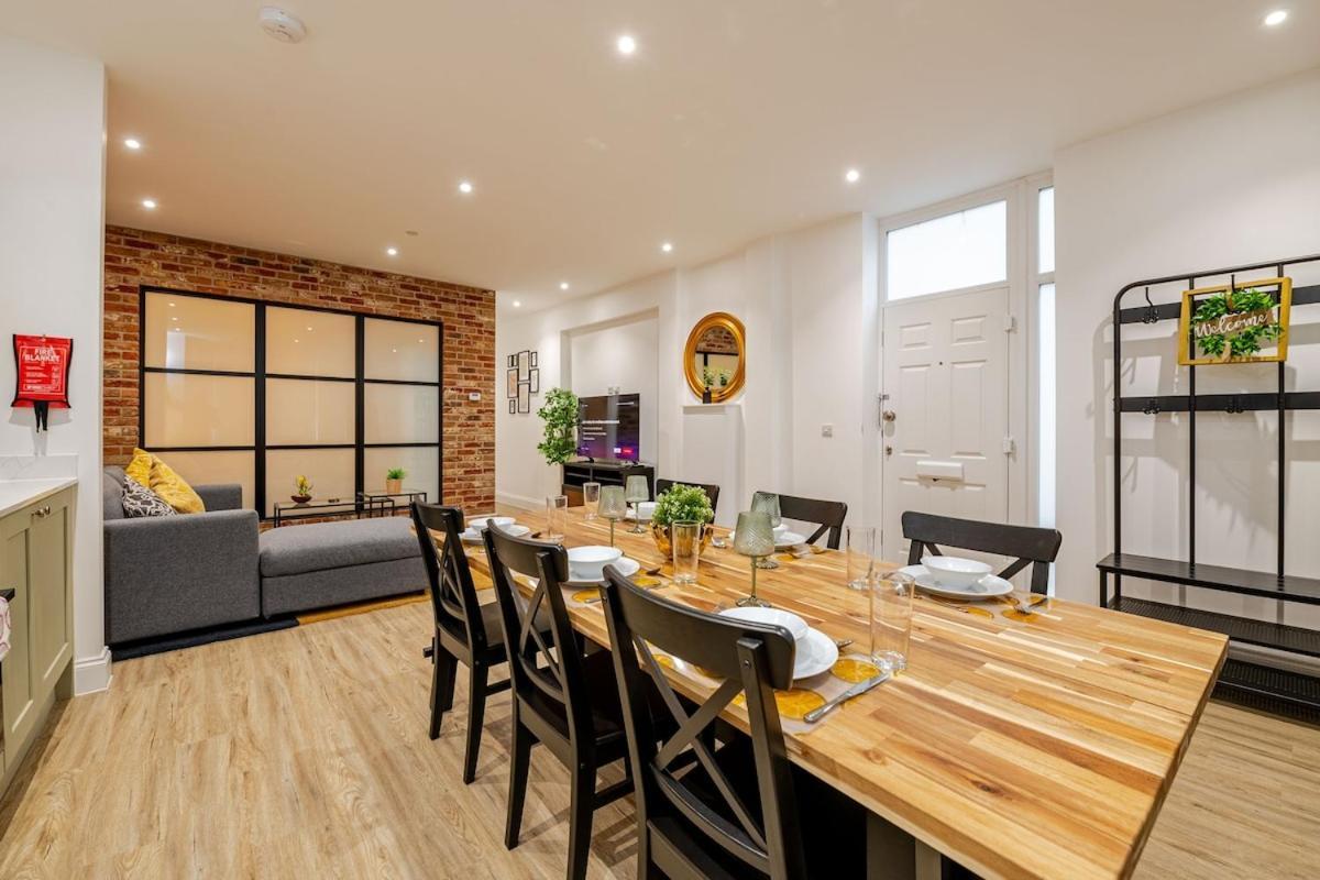 Brand New Apt - Beach Breeze Spacious 1-Bedroom Apartment With Parking - Sleeps 4 Ppl- Internet Bournemouth Exterior photo